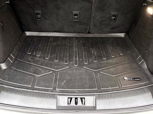 Used 2023 Lincoln Corsair Reserve w/ Jet Appearance Package image 12