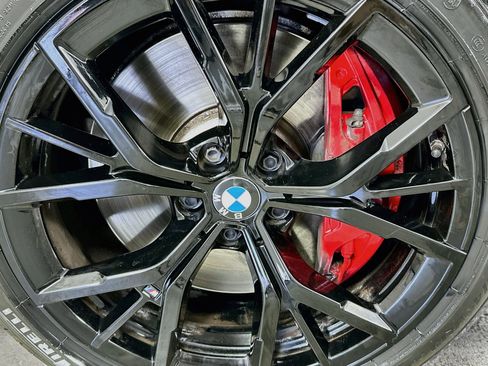 Used 2022 BMW M550i xDrive w/ Executive Package AWD/4WD image 32