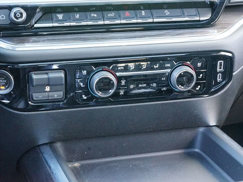 Used 2025 Chevrolet Silverado 3500 LTZ w/ LTZ Plus Package image 26