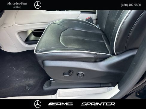 Used 2023 Chrysler Pacifica Limited FWD image 13