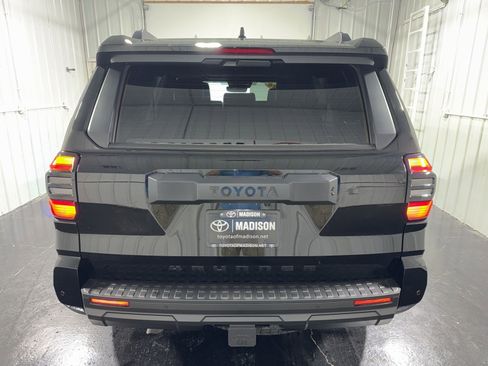 Used 2026 Toyota 4Runner TRD Off-Road Premium AWD/4WD image 39