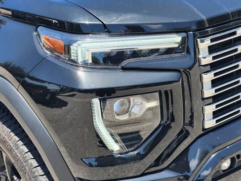 Used 2024 GMC Canyon Denali w/ LPO, Denali Black Edition AWD/4WD image 9