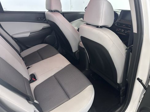 Used 2022 Hyundai Kona SE image 31