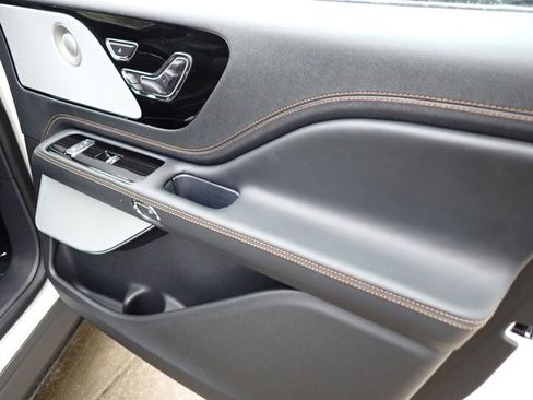 New 2025 Lincoln Aviator Black Label w/ Jet Appearance Package image 13