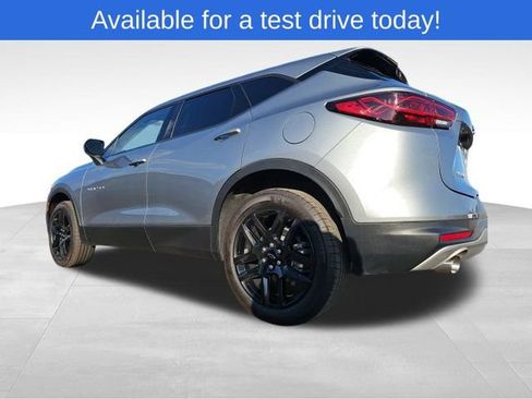 Used 2024 Chevrolet Blazer LT image 3