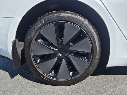 Used 2025 Tesla Model 3 Long Range image 9