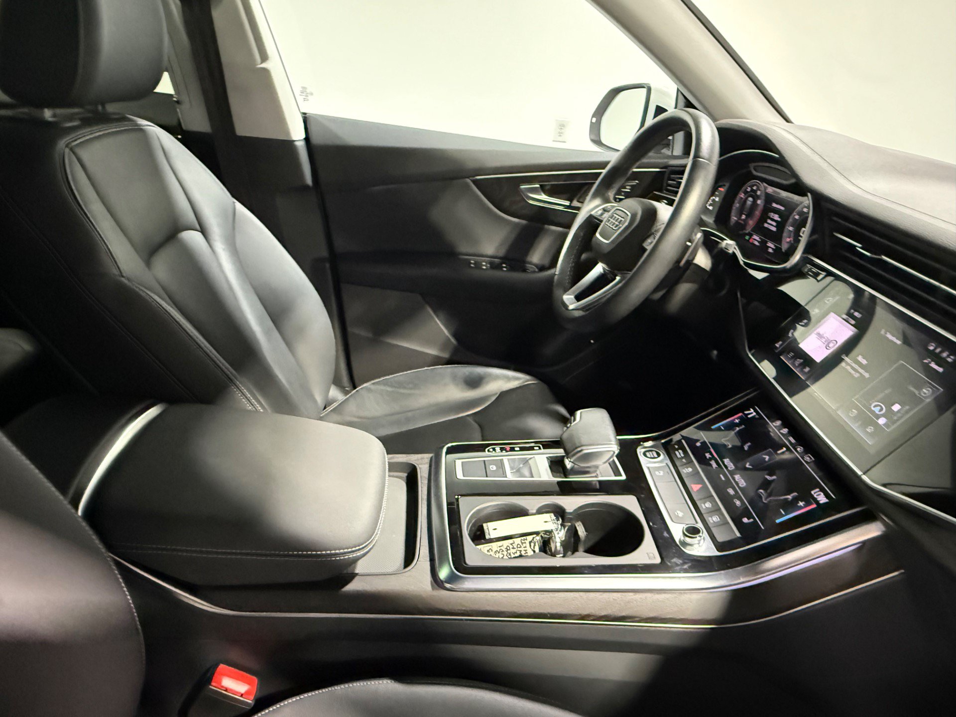 Used 2023 Audi Q8 Premium w/ Convenience Package AWD/4WD image 36