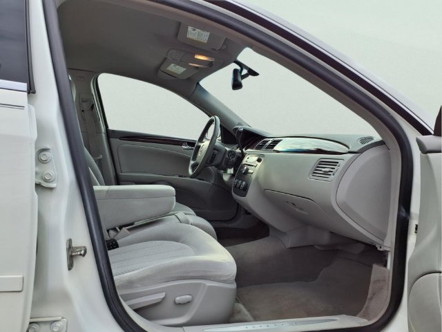 Used 2009 Buick Lucerne CX FWD image 19