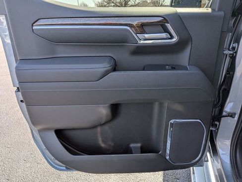 New 2026 GMC Sierra 1500 SLE image 26