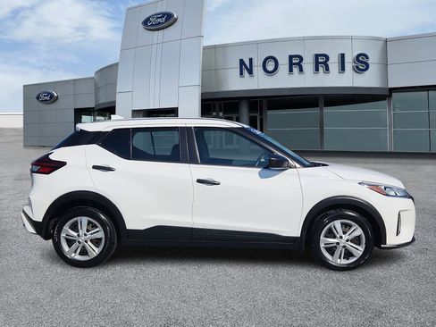 Used 2024 Nissan Kicks S image 5