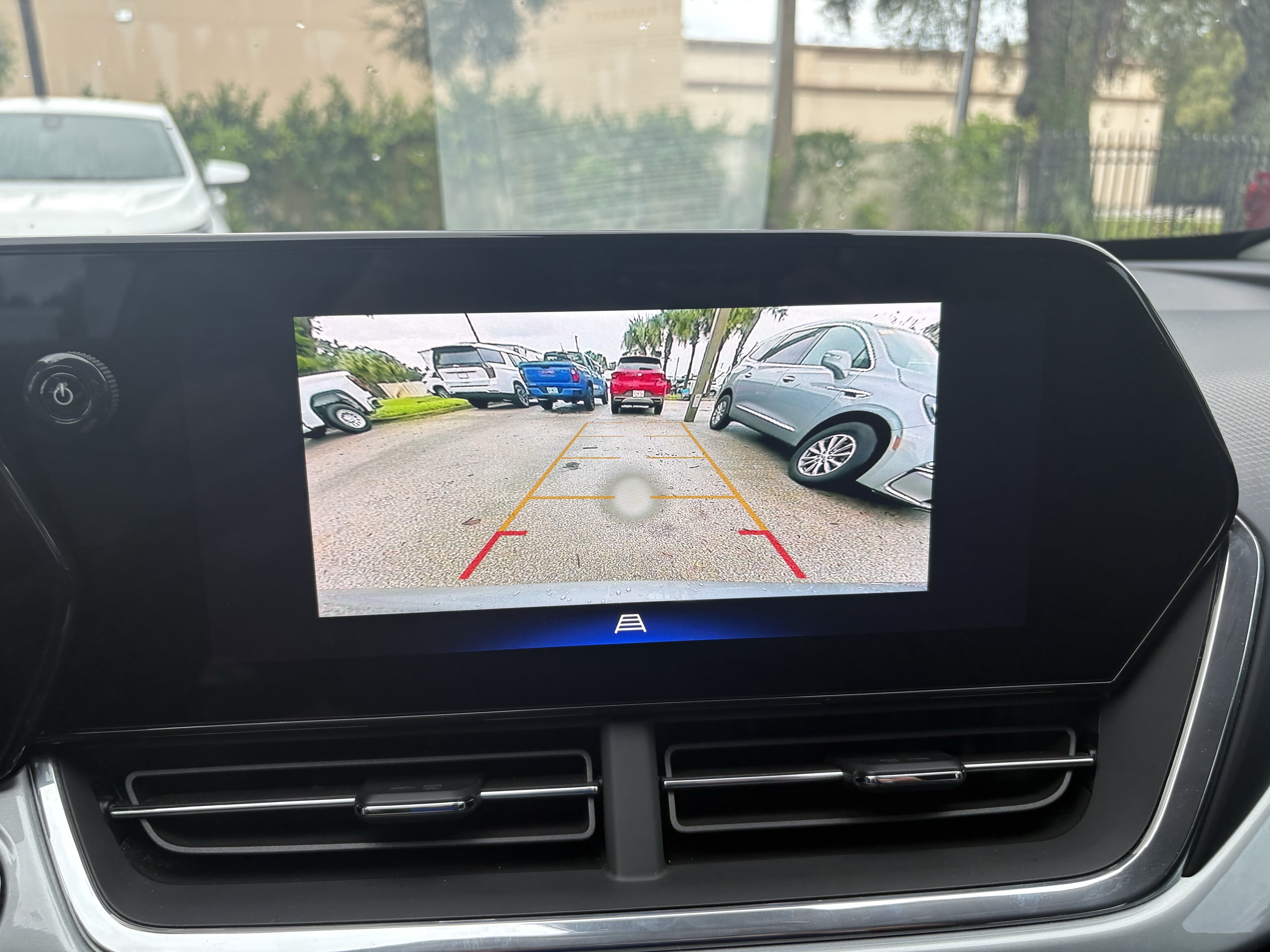 Used 2025 Chevrolet Trax LT w/ Driver Confidence Package FWD image 12