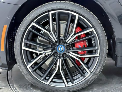 Used 2023 BMW 530e w/ M Sport Package image 26