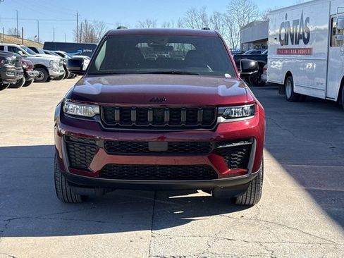 New 2026 Jeep Grand Cherokee Altitude image 11
