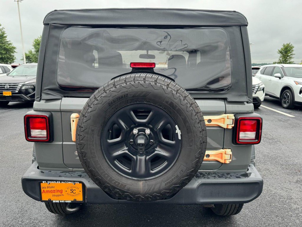 Used 2020 Jeep Wrangler Sport AWD/4WD image 4