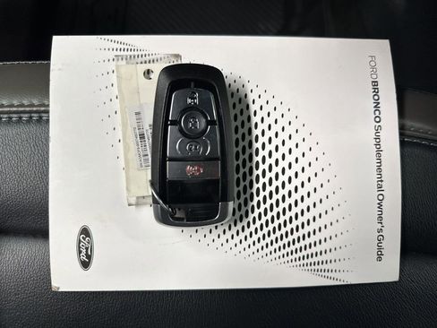 Used 2025 Ford Bronco Outer Banks image 38