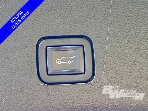 Used 2023 Chevrolet Traverse LT FWD image 18