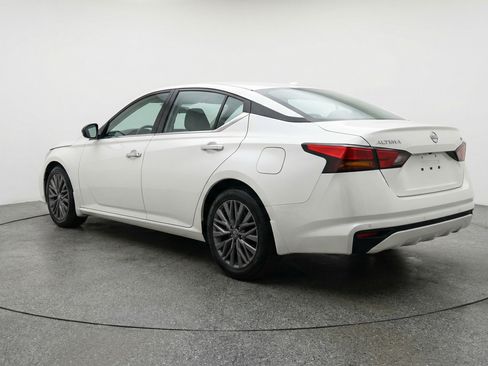 Used 2025 Nissan Altima 2.5 SV image 6
