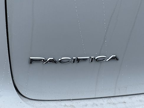 New 2026 Chrysler Pacifica Select image 26