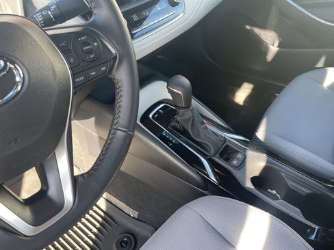 Used 2022 Toyota Corolla SE image 11