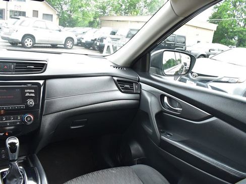 Used 2017 Nissan Rogue S w/ S Appearance Package image 16