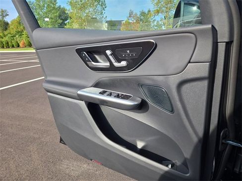 New 2025 Mercedes-Benz GLC 350e 4MATIC image 20