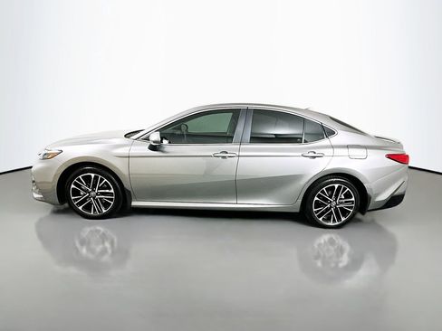 Used 2025 Toyota Camry XLE image 8