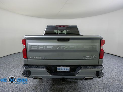 Used 2025 Chevrolet Silverado 1500 High Country w/ Technology Package AWD/4WD image 6