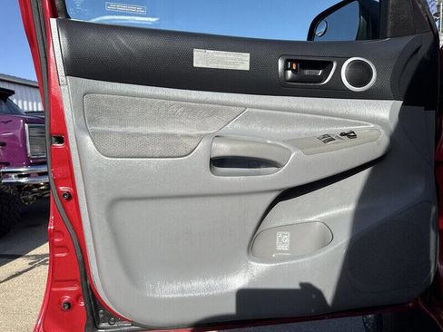 Used 2010 Toyota Tacoma 4x4 Access Cab V6 image 16