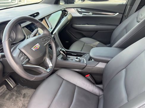 Used 2025 Cadillac XT6 Sport w/ Technology Package AWD/4WD image 14