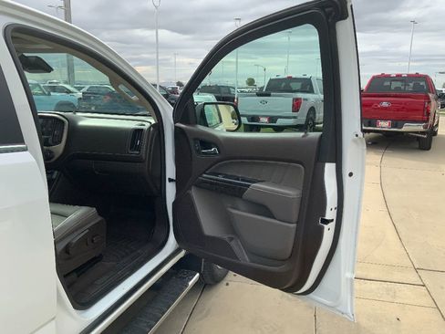 Used 2021 GMC Canyon Denali image 23