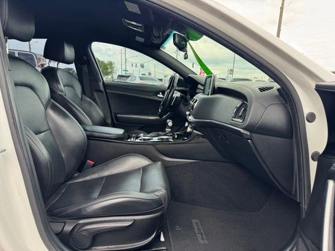 Used 2020 Kia Stinger GT-Line image 11