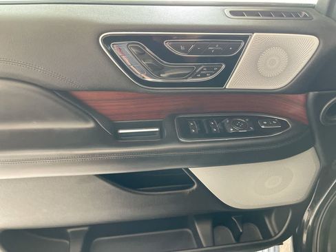 Used 2020 Lincoln Navigator L Reserve w/ Equipment Group 208A Reserve AWD/4WD image 13