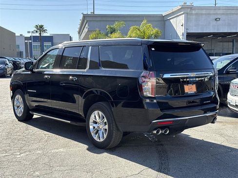 Used 2024 Chevrolet Suburban Premier image 5