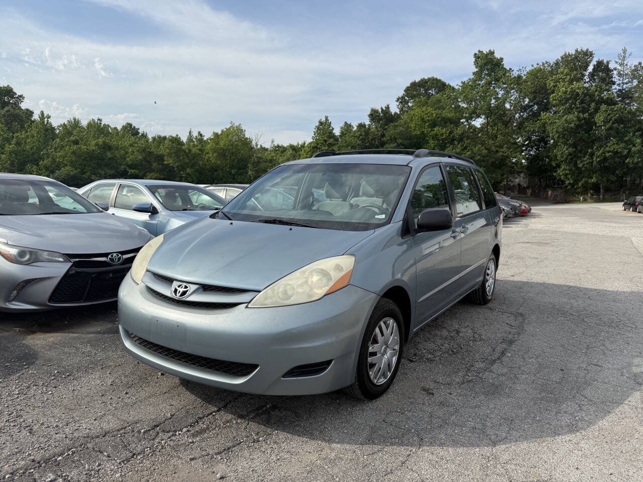 Used 2007 Toyota Sienna CE FWD image 2