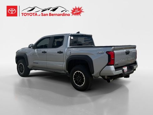 Certified 2025 Toyota Tacoma TRD Off-Road image 3