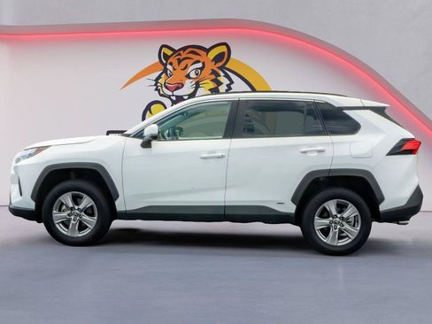 Used 2023 Toyota RAV4 XLE w/ XLE Grade Weather Package AWD/4WD image 9