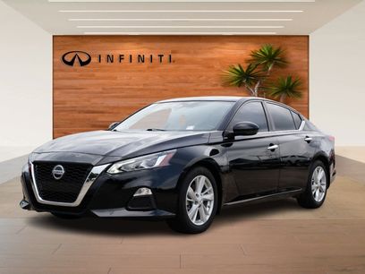 Used 2022 Nissan Altima 2.5 SV w/ SV Premium Package