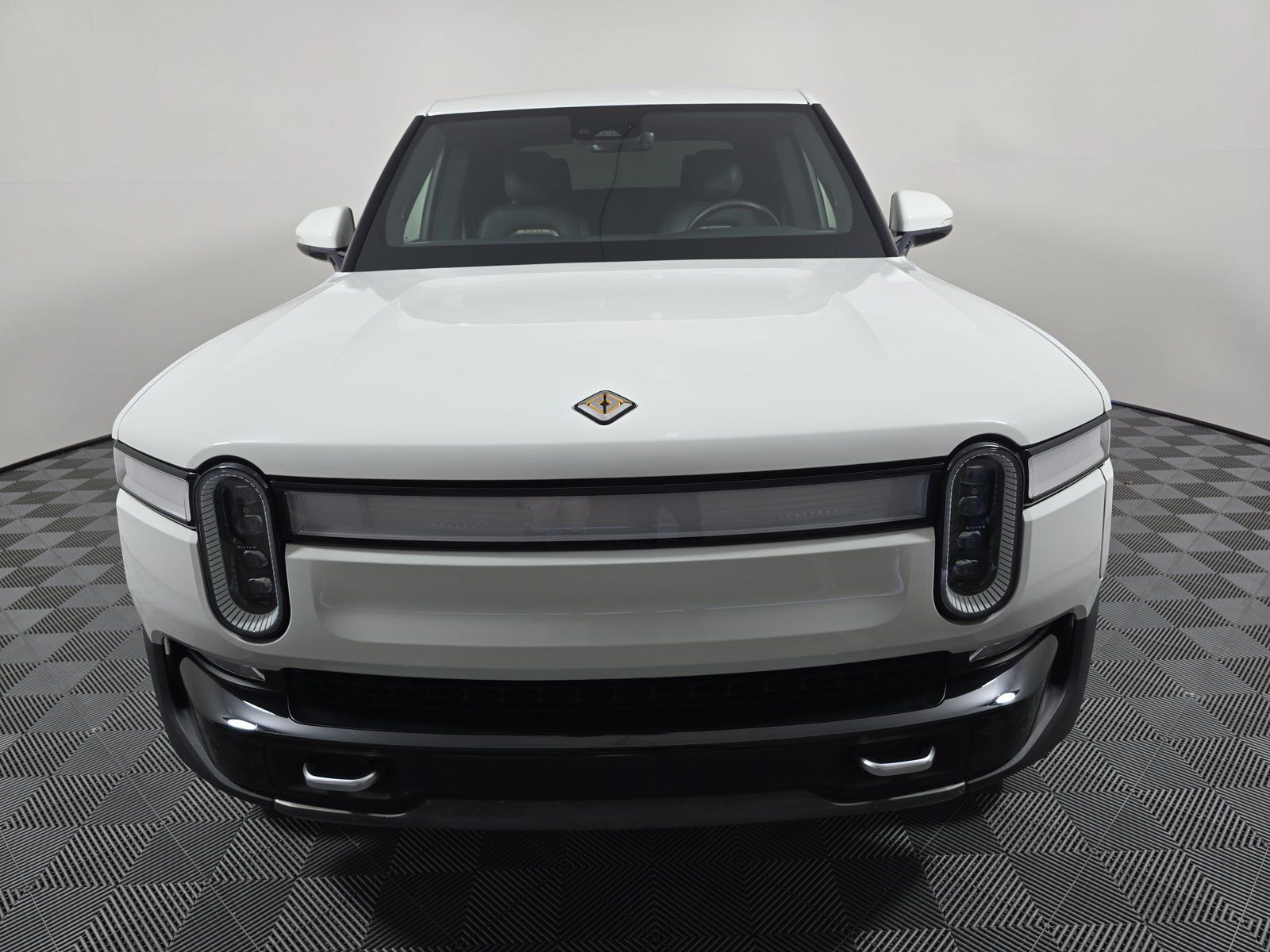 Used 2023 Rivian R1T Adventure Dual AWD/4WD image 8