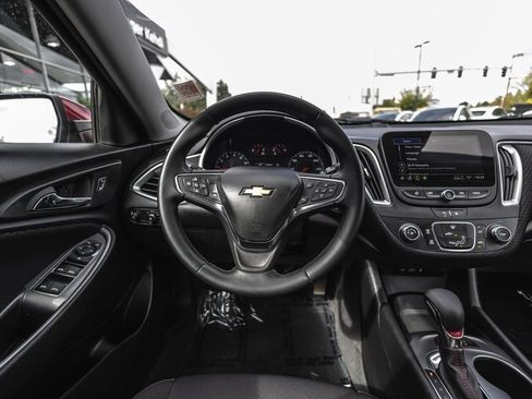 Used 2024 Chevrolet Malibu RS FWD image 21