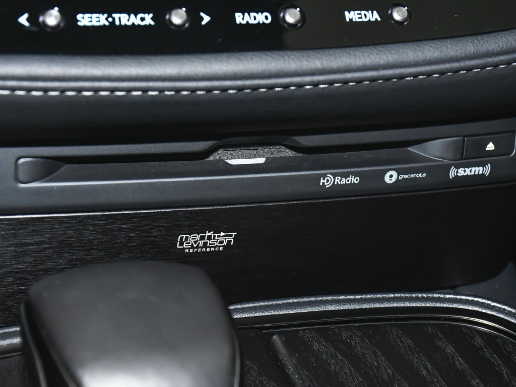 Used 2022 Lexus LS 500h AWD w/ Luxury Package image 37