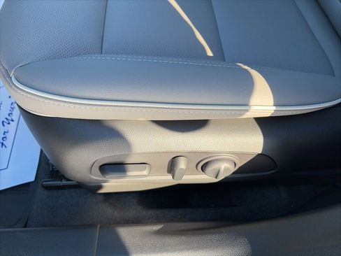 New 2026 Buick Envista Avenir image 18