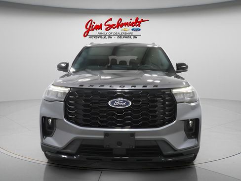 Used 2025 Ford Explorer ST-Line w/ ST-Line Street Pack AWD/4WD image 3