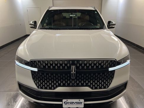 New 2026 Lincoln Navigator L Reserve AWD/4WD image 2