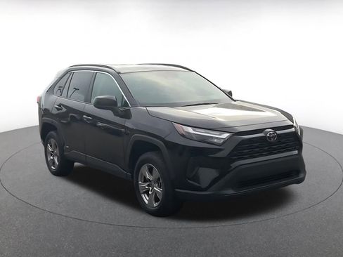 Used 2025 Toyota RAV4 LE image 2