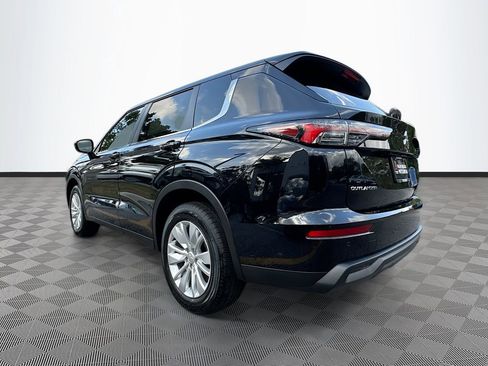 Used 2025 Mitsubishi Outlander ES image 8