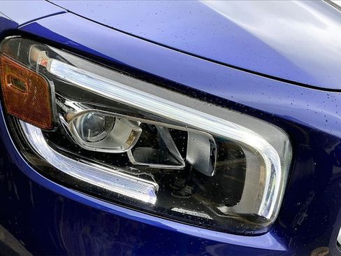 Certified 2021 Mercedes-Benz GLB 250 4MATIC image 31