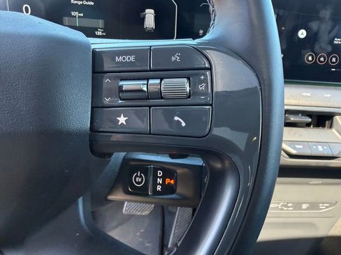 Used 2024 Kia EV9 Land image 12