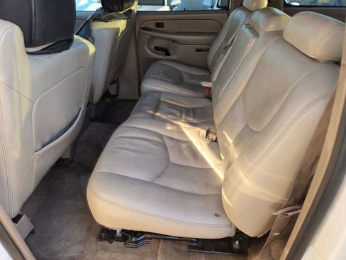 Used 2004 GMC Yukon XL SLT w/ Preferred Equipment Group image 10