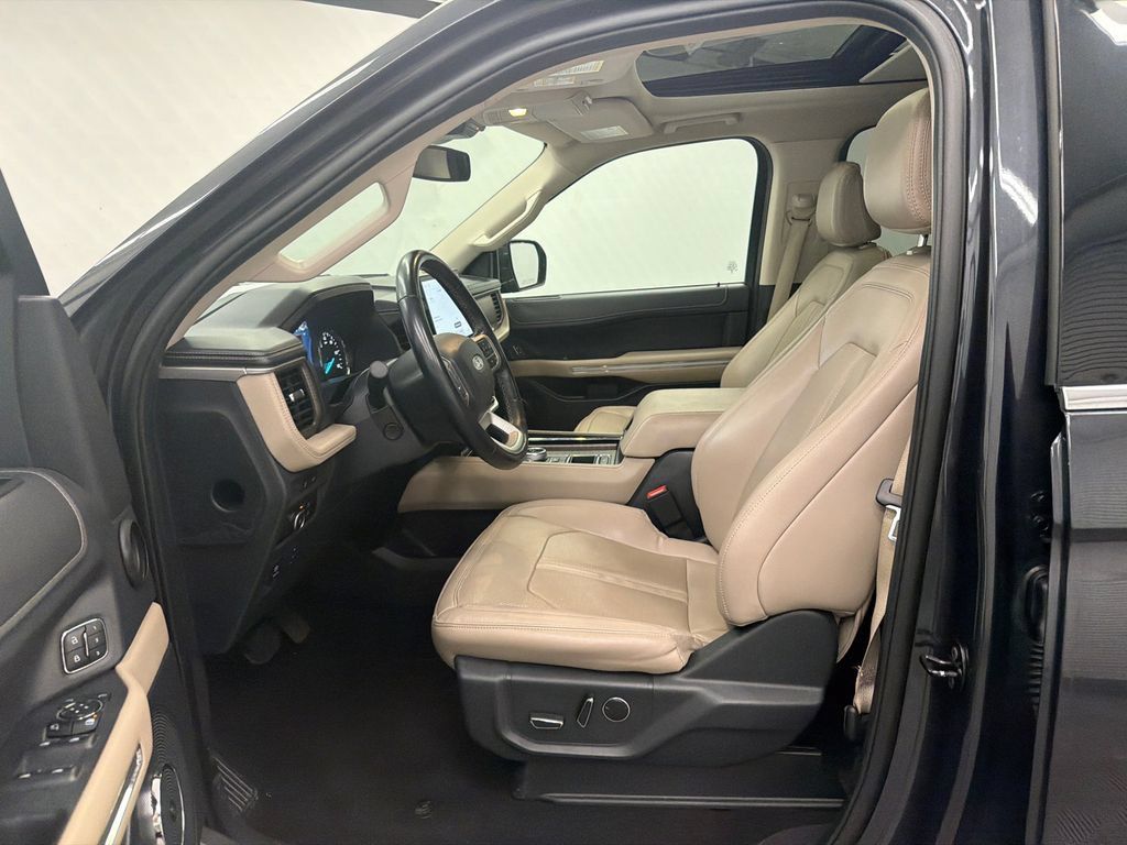 Used 2024 Ford Expedition Max Limited RWD image 9