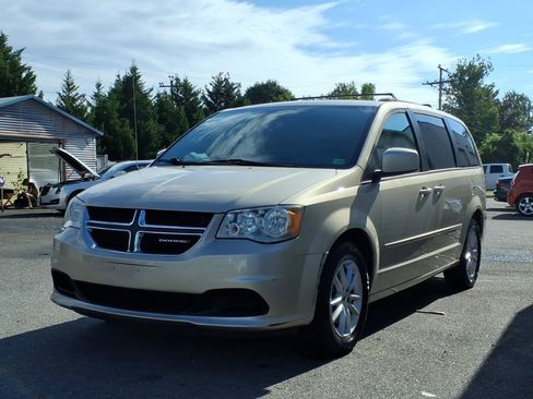 Used 2014 Dodge Grand Caravan SXT FWD image 5